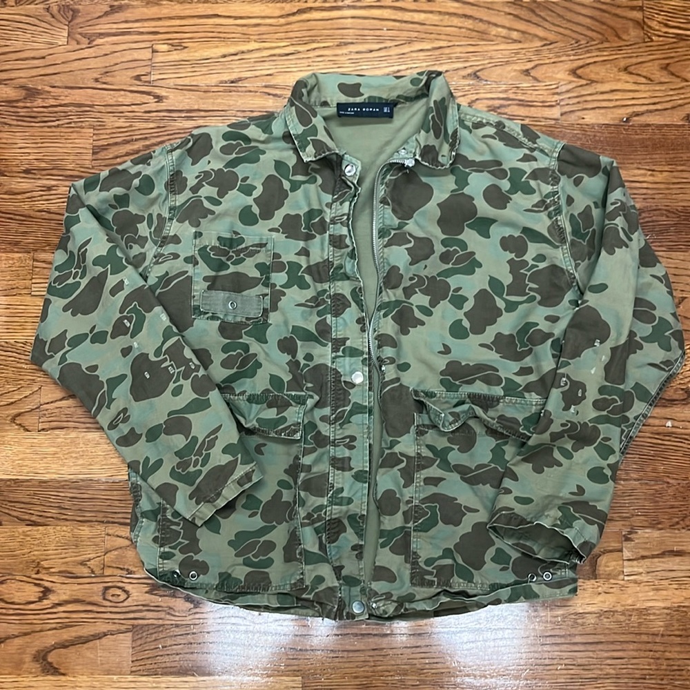 ZARA Women’s Camo Distressed Lightweight Jacket Size Small